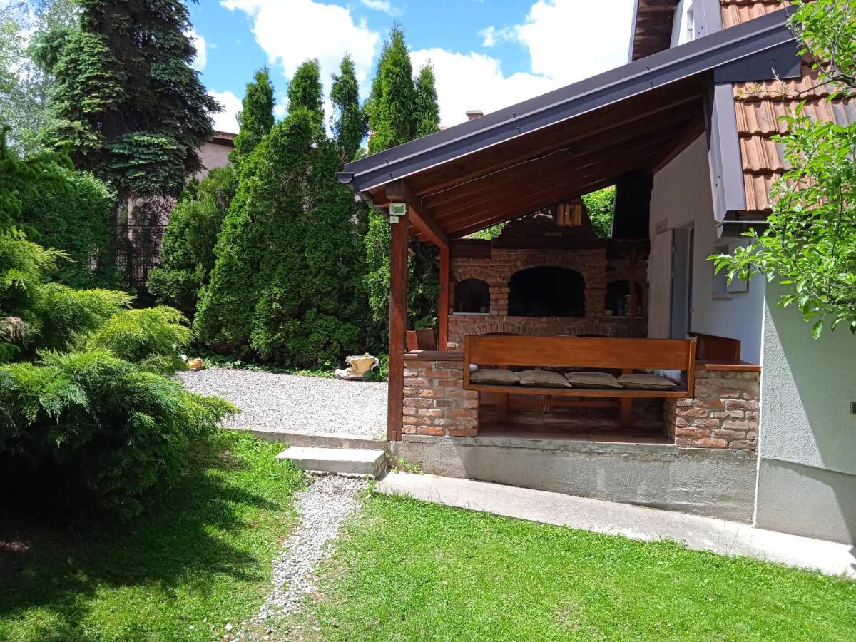 Holiday Home Amila Visoko Bagian luar foto
